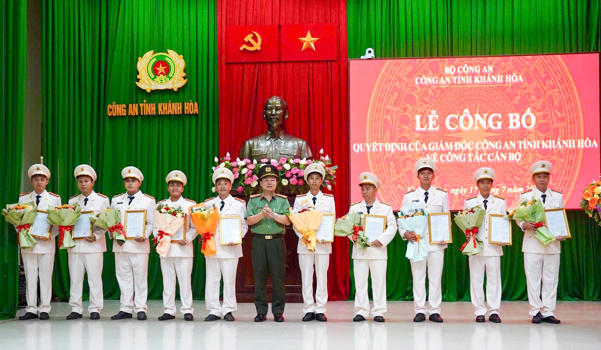 Công an Khánh Hòa tổ chức lễ công bố quyết định của Giám đốc Công an tỉnh về công tác cán bộ