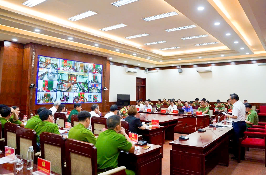 Hội nghị tuyên truyền, cung cấp thông tin, trao đổi, góp ý đối với các dự án Luật, Nghị Quyết do bộ Công an chủ trì soạn