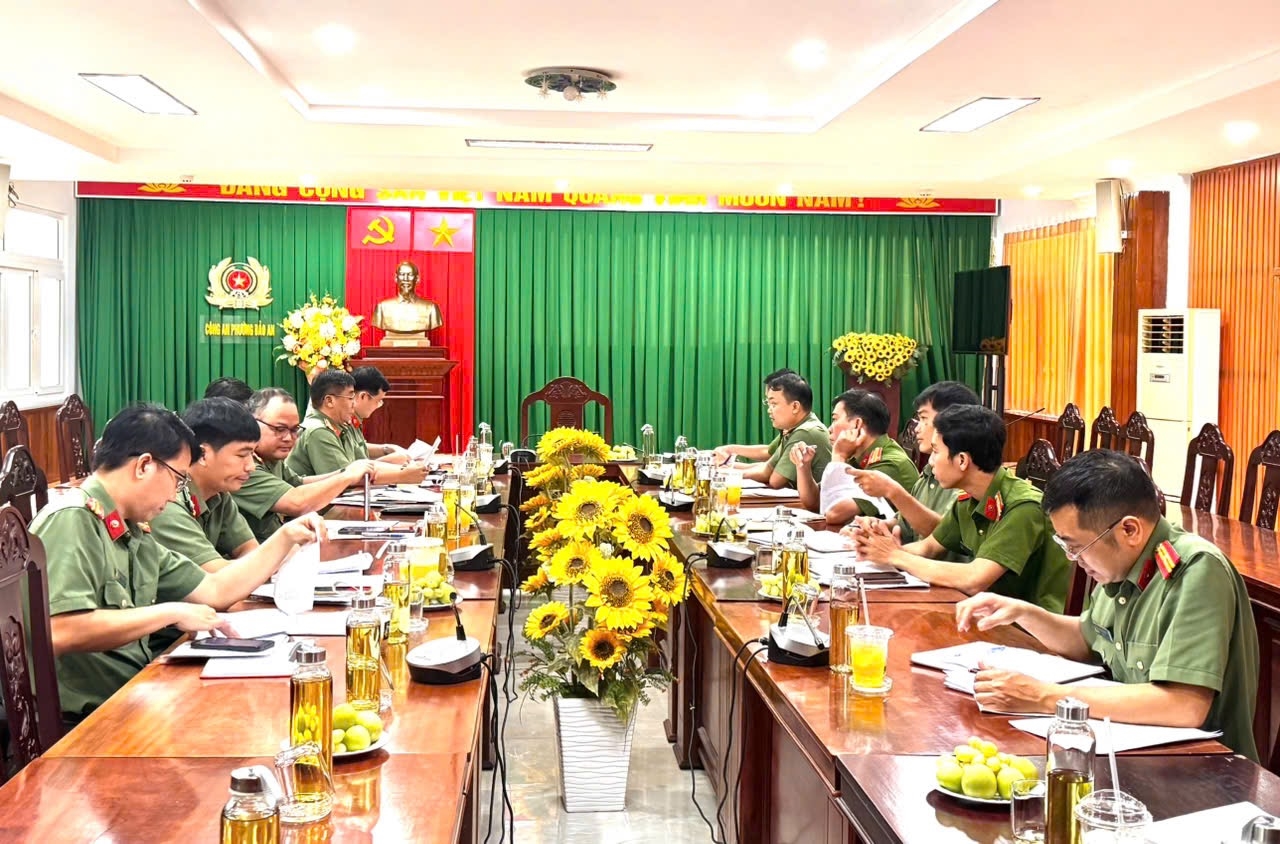 Công an phường Bảo An tổ chức họp đánh giá sau 01 năm thực hiện mô hình tổ chức hành chính hai cấp