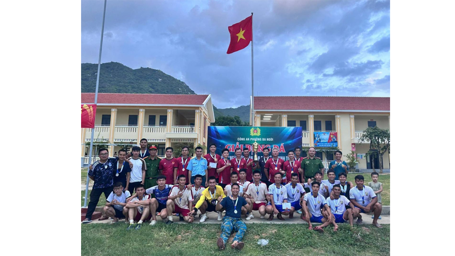 Công an phường Ba Ngòi tổ chức Giải bóng đá chào mừng Ngày hội toàn dân bảo vệ an ninh Tổ quốc