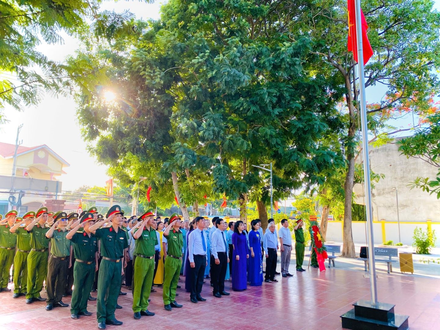 Công an phường Bảo An tham gia Lễ Dâng hương tưởng niệm các Anh hùng Liệt sỹ nhân Kỷ niệm 79 năm Ngày Thương binh - Liệt sỹ (27/7/1947-27/7/2026)