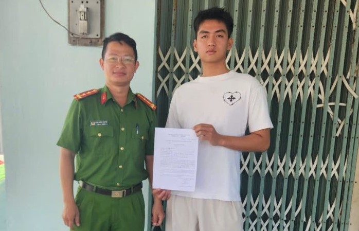 Thanh niên xã Cà Ná tự nguyện đăng ký tham gia nghĩa vụ Công an nhân dân