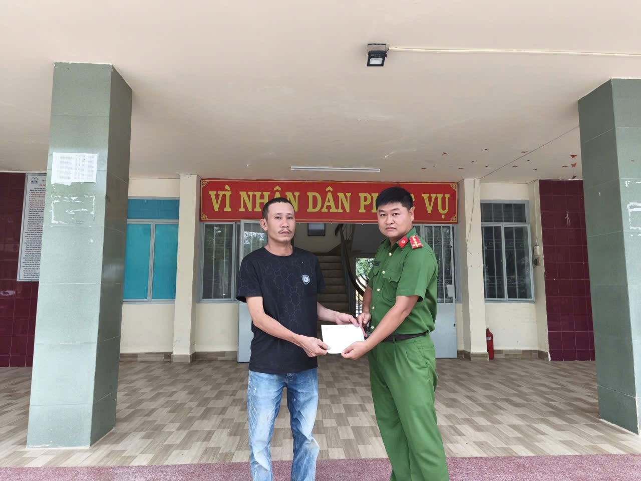 Công an xã Diên Khánh tích cực hưởng ứng 