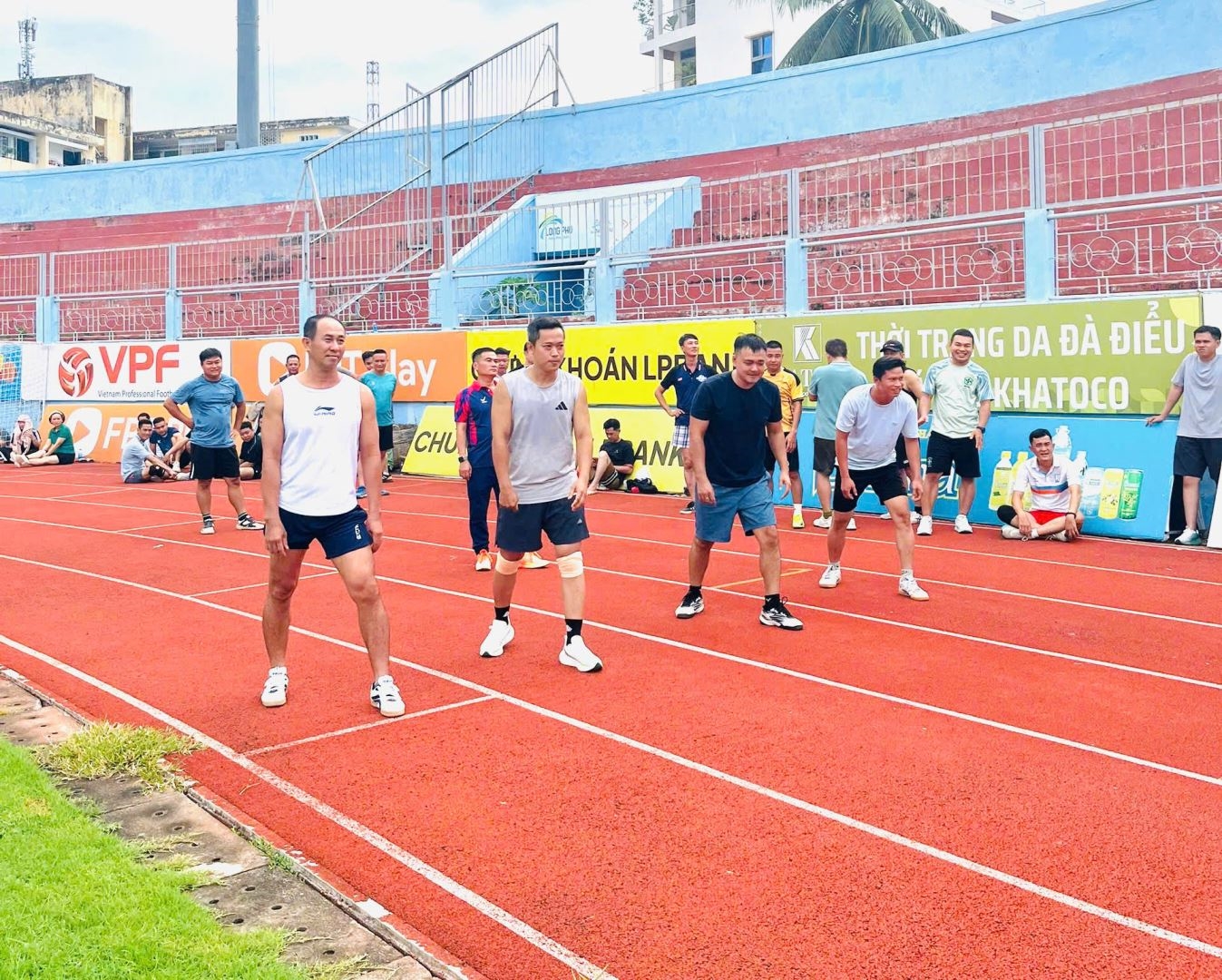 Công an xã Diên Khánh tham gia kiểm tra rèn luyện thể lực năm 2026 với tinh thần “khỏe để công tác, chiến đấu, phụng sự Tổ quốc, phục vụ Nhân dân”