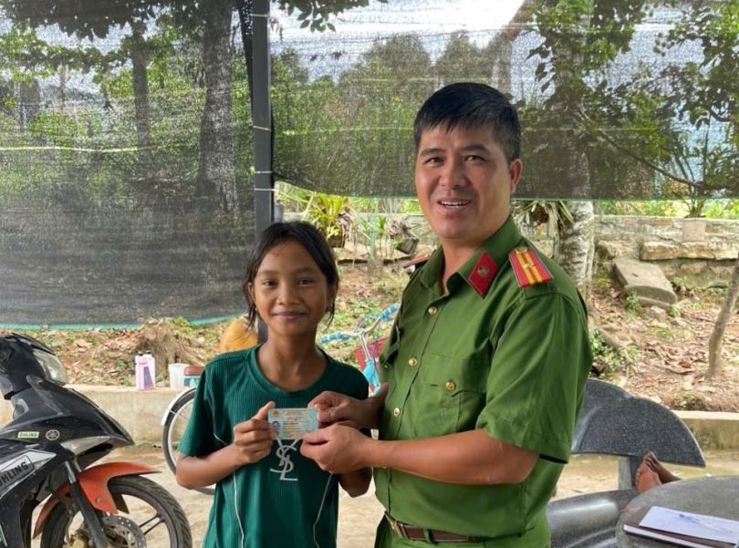 Công an xã Đông Khánh Sơn hưởng ứng phong trào thi đua “Ba nhất”, vì Nhân dân phục vụ