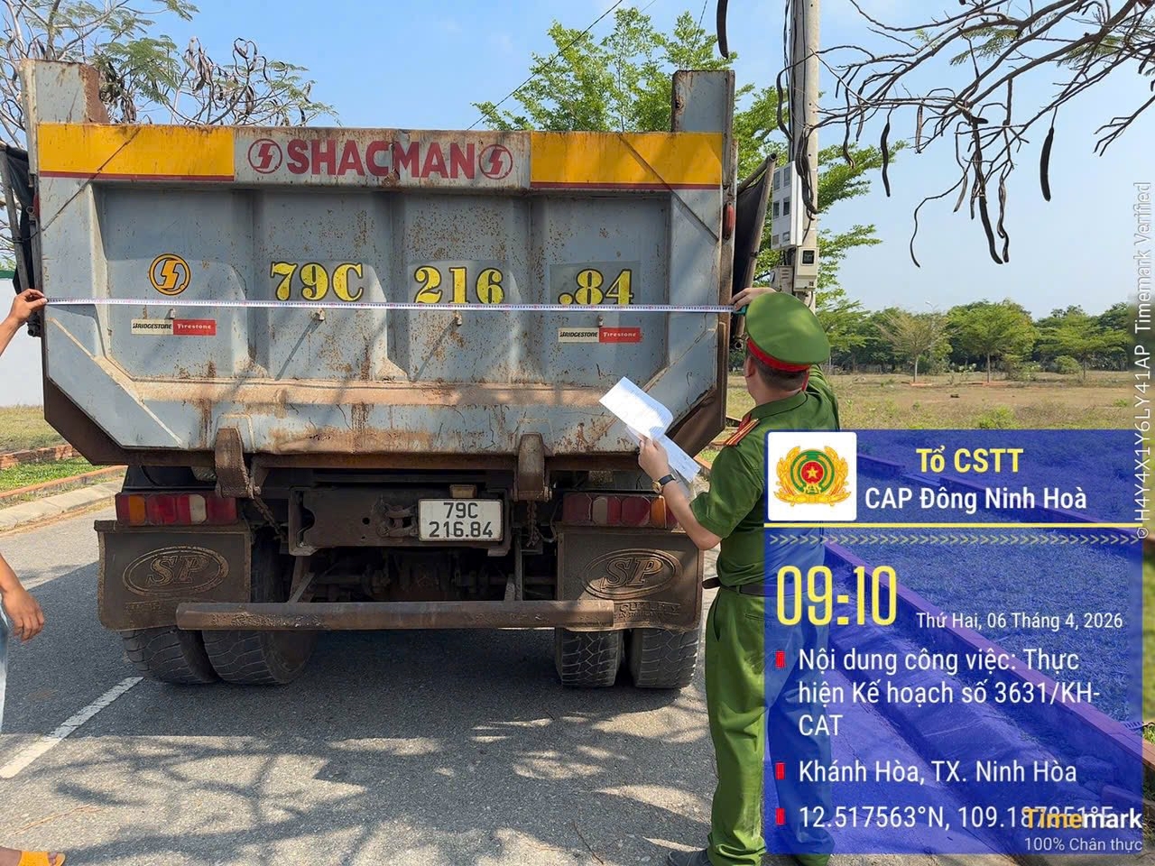 Siết chặt quản lý xe tải tự đổ trên địa bàn phường Đông Ninh Hoà