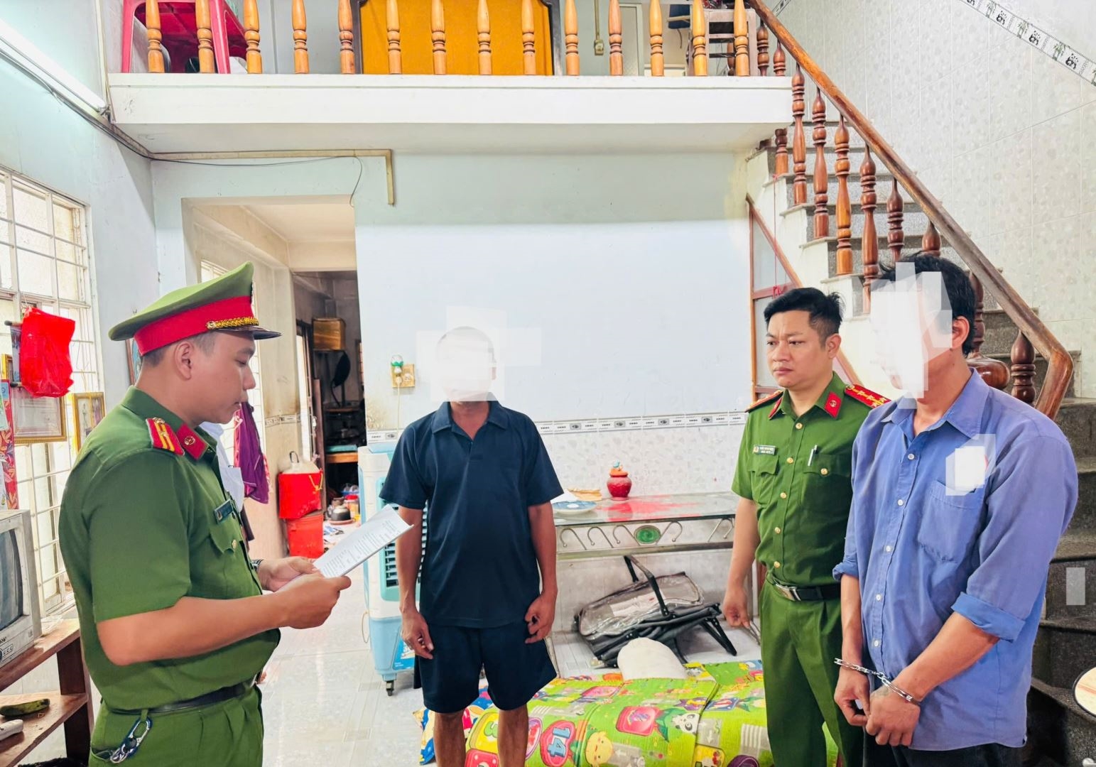 Công an phường Hòa Thắng bắt quả tang 03 đối tượng tổ chức sử dụng trái phép chất ma túy