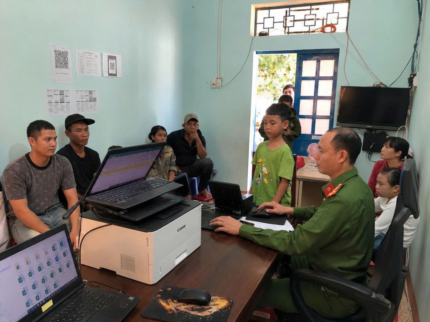 Công an xã Ninh Hải duy trì phục vụ nhân dân trong dịp lễ Quốc khánh