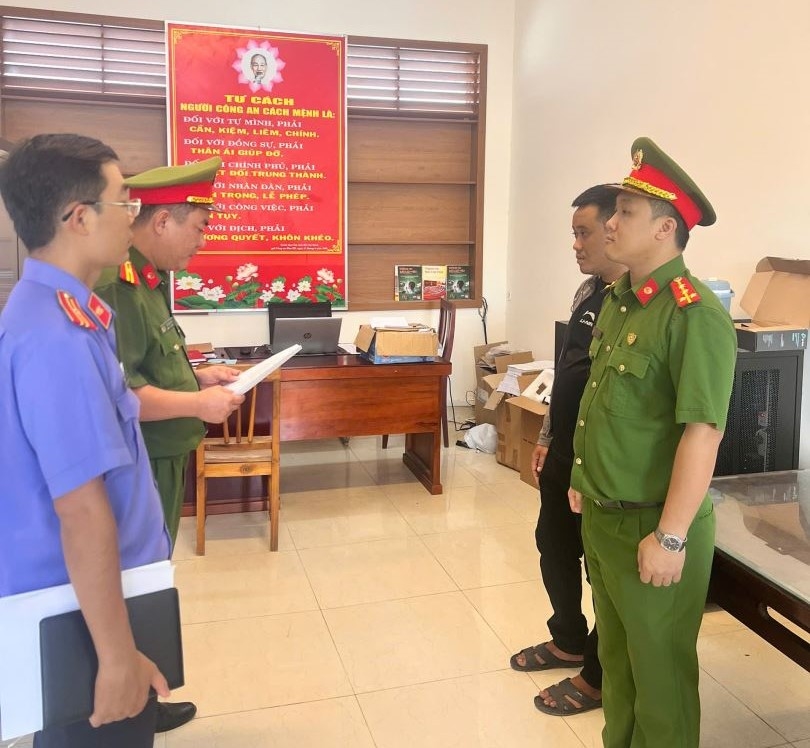 Phường Ninh Hòa: Khởi tố vụ án, khởi tố 01 bị can về tội “Sản xuất, buôn bán hàng giả là thực phẩm”