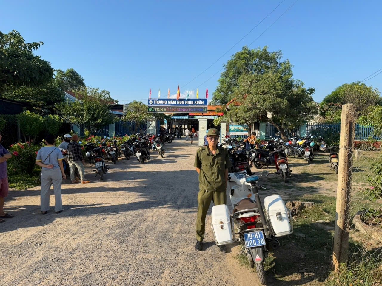 Công an xã Tân Định bảo đảm an ninh trật tự, an toàn giao thông trong ngày tổng kết năm học 2025 – 2026
