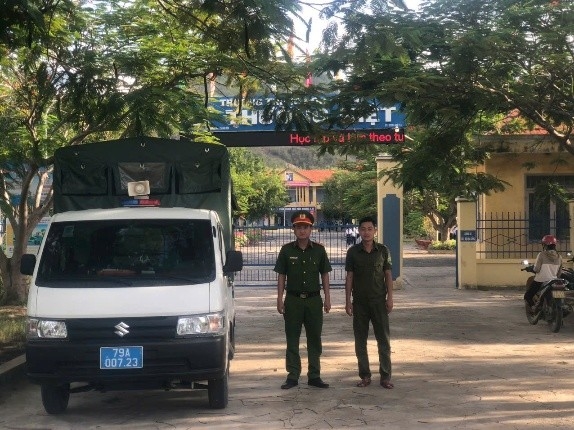 Công an xã Tân Định: Chủ động bảo đảm trật tự an toàn giao thông dịp tựu trường và khai giảng năm học 2026 - 2027