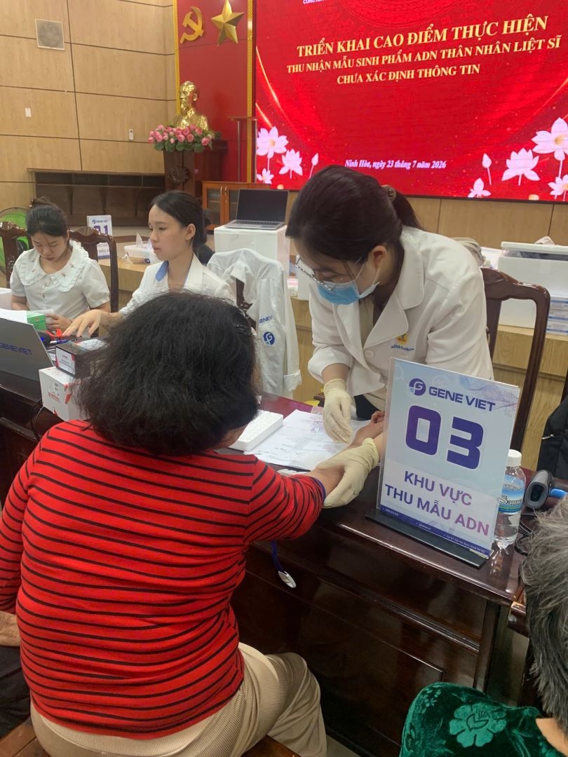 Công an xã Tân Định triển khai “Cao điểm thu nhận mẫu sinh phẩm ADN thân nhân của Liệt sĩ chưa xác định được danh tính”