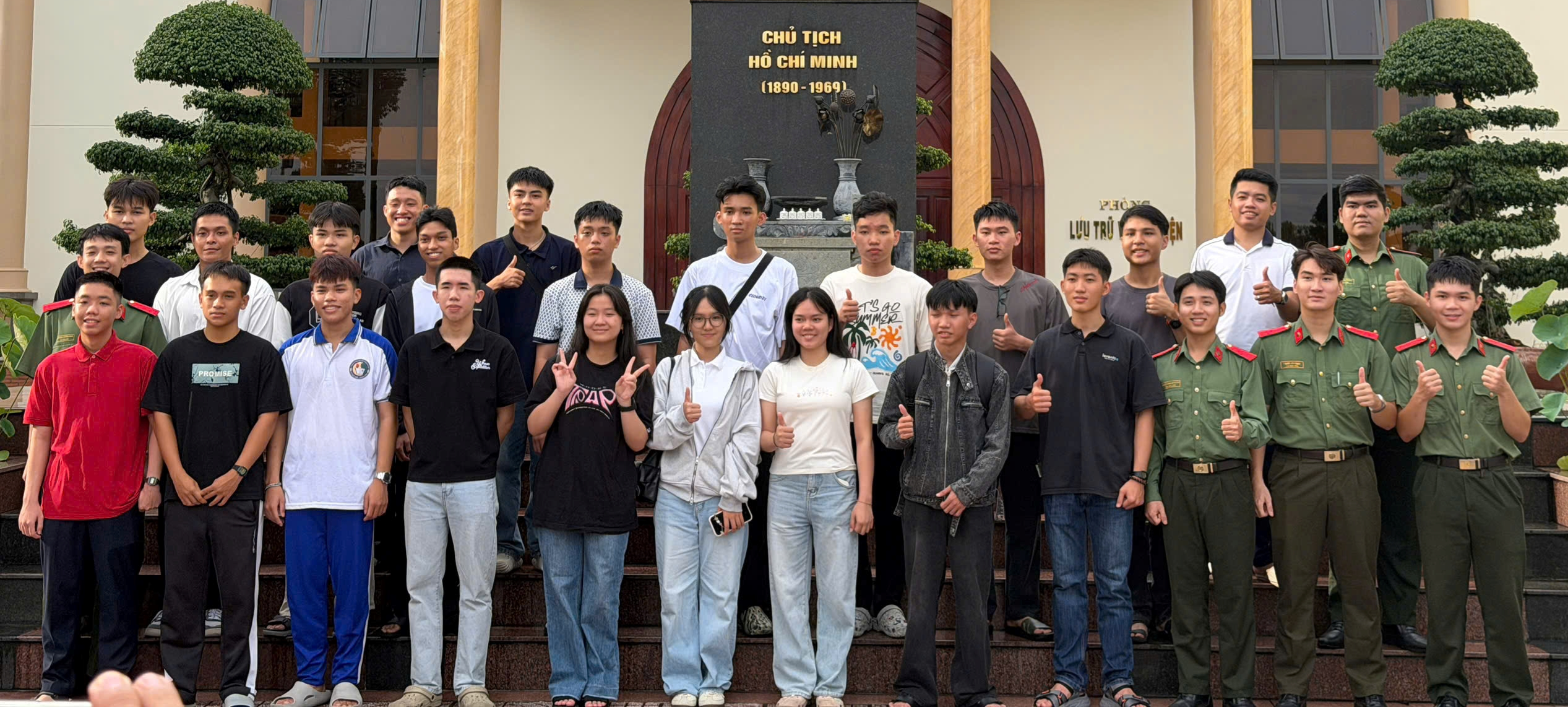 Công an tỉnh Khánh Hòa tổ chức đưa 21 thí sinh trúng tuyển vào các trường đại học Công an nhân dân nhập học