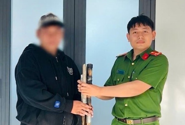 Hiệu quả từ công tác tuyên truyền, vận động giao nộp vũ khí, vật liệu nổ, công cụ hỗ trợ và pháo của Công an xã Tu Bông