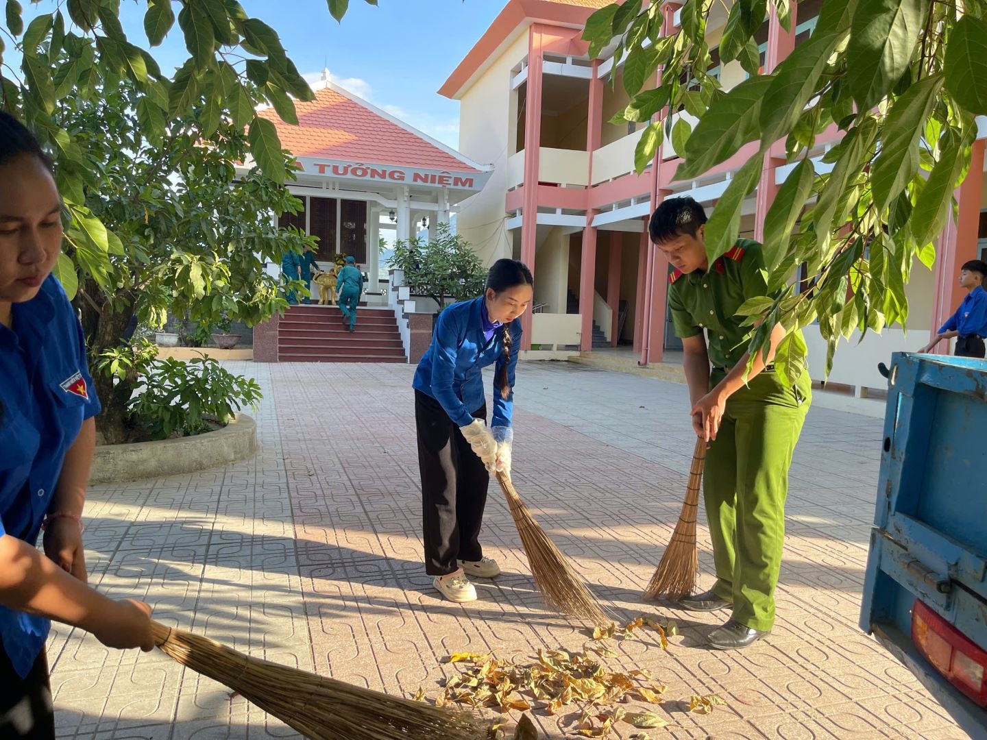 Tuổi trẻ Công an xã Vạn Thắng tích cực hưởng ứng Tháng tri ân 27/7