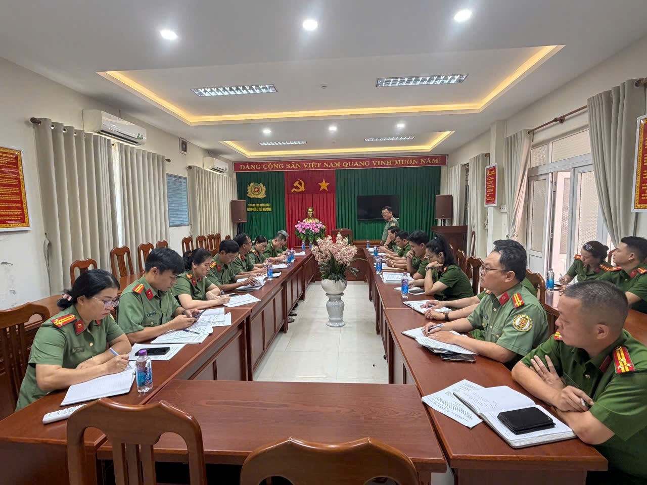 Nâng cao hiệu quả trong công tác phối hợp, quản lý người nước ngoài
