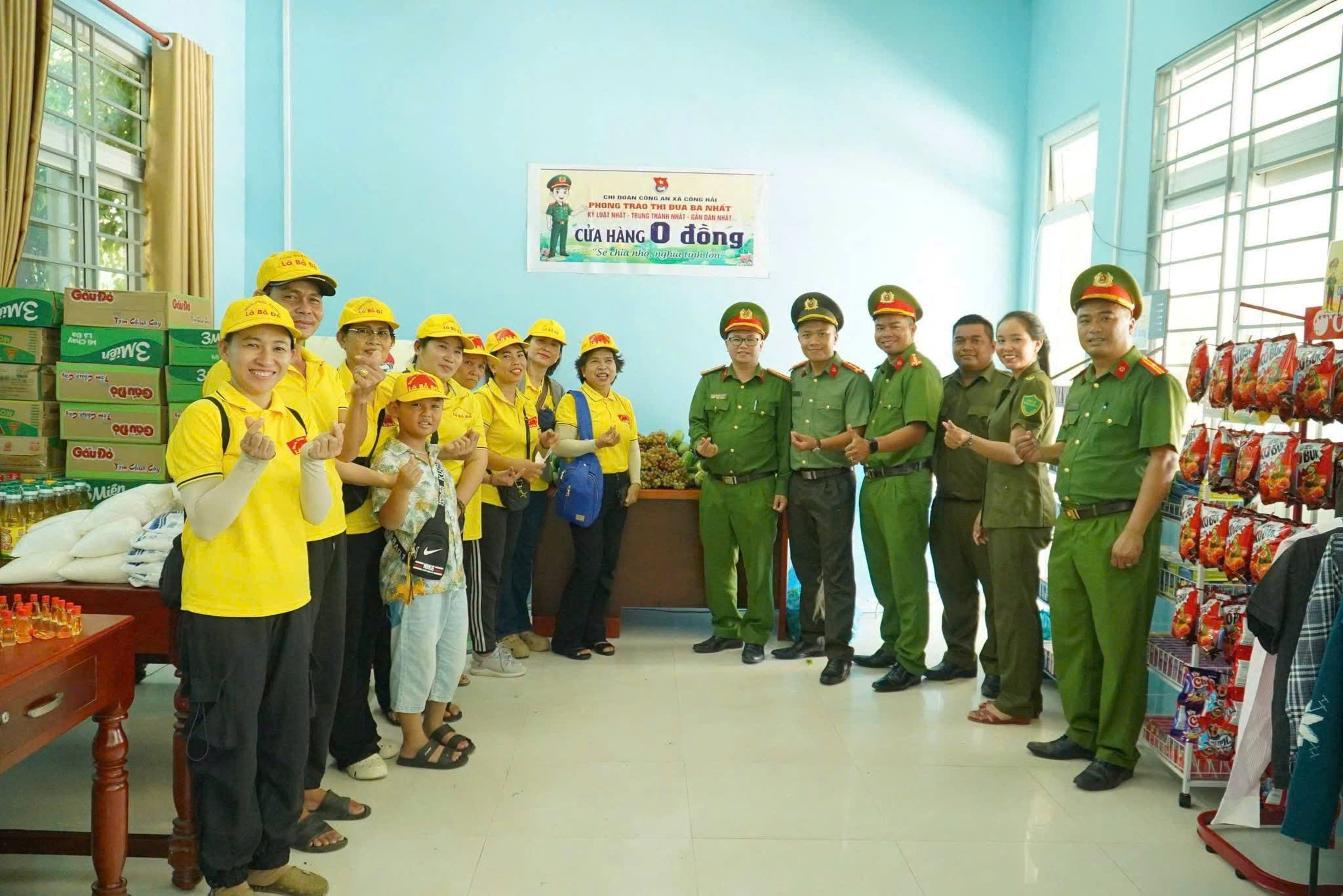 Đánh giá sơ kết phong trào thi đua “Ba Nhất: Kỷ luật nhất – Trung thành nhất – Gần dân nhất” trong Công an Khánh Hòa