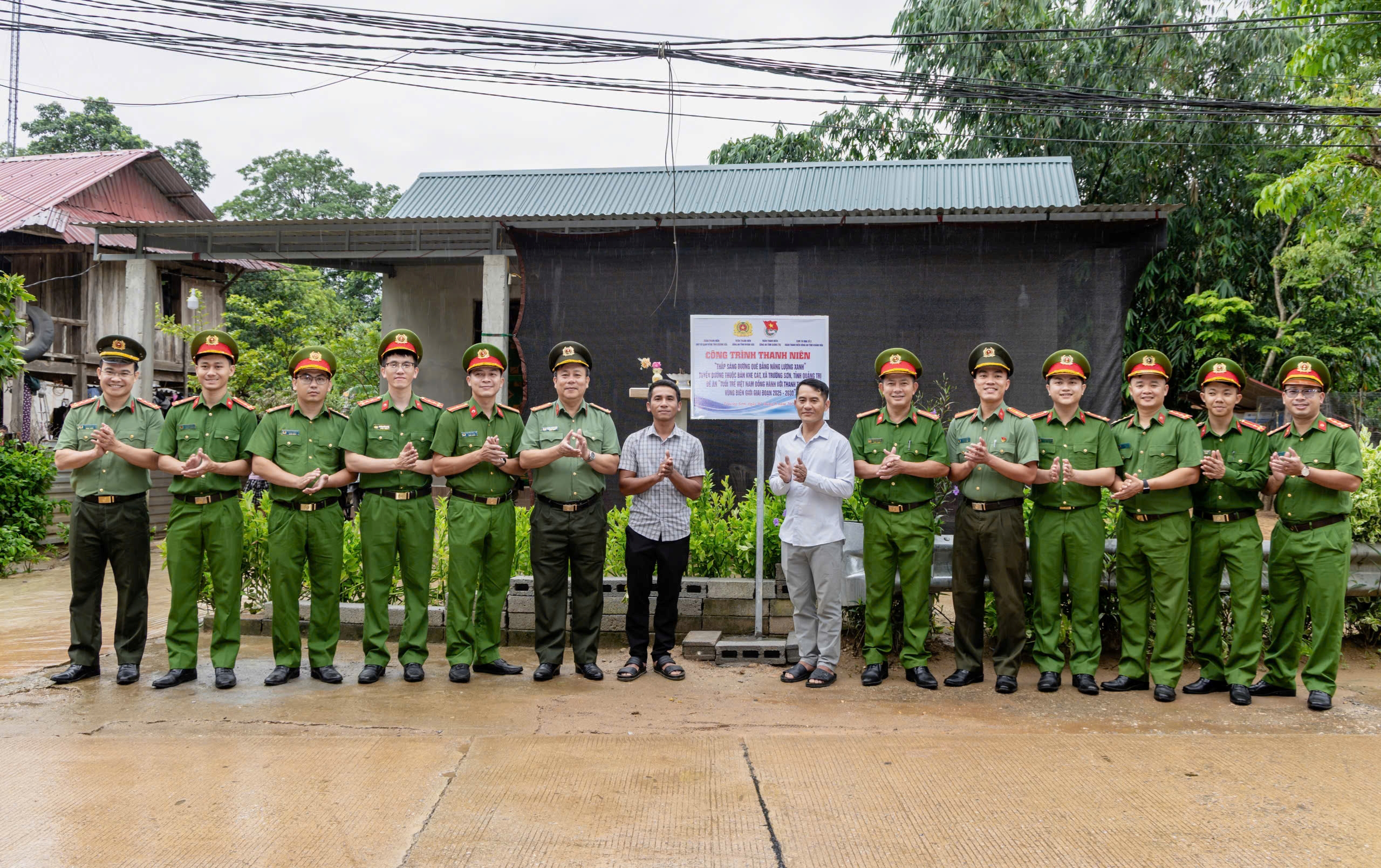 Tuổi trẻ Công an tỉnh Khánh Hòa tổ chức chiến dịch “Hành quân xanh” tại xã miền núi tỉnh Quảng Trị