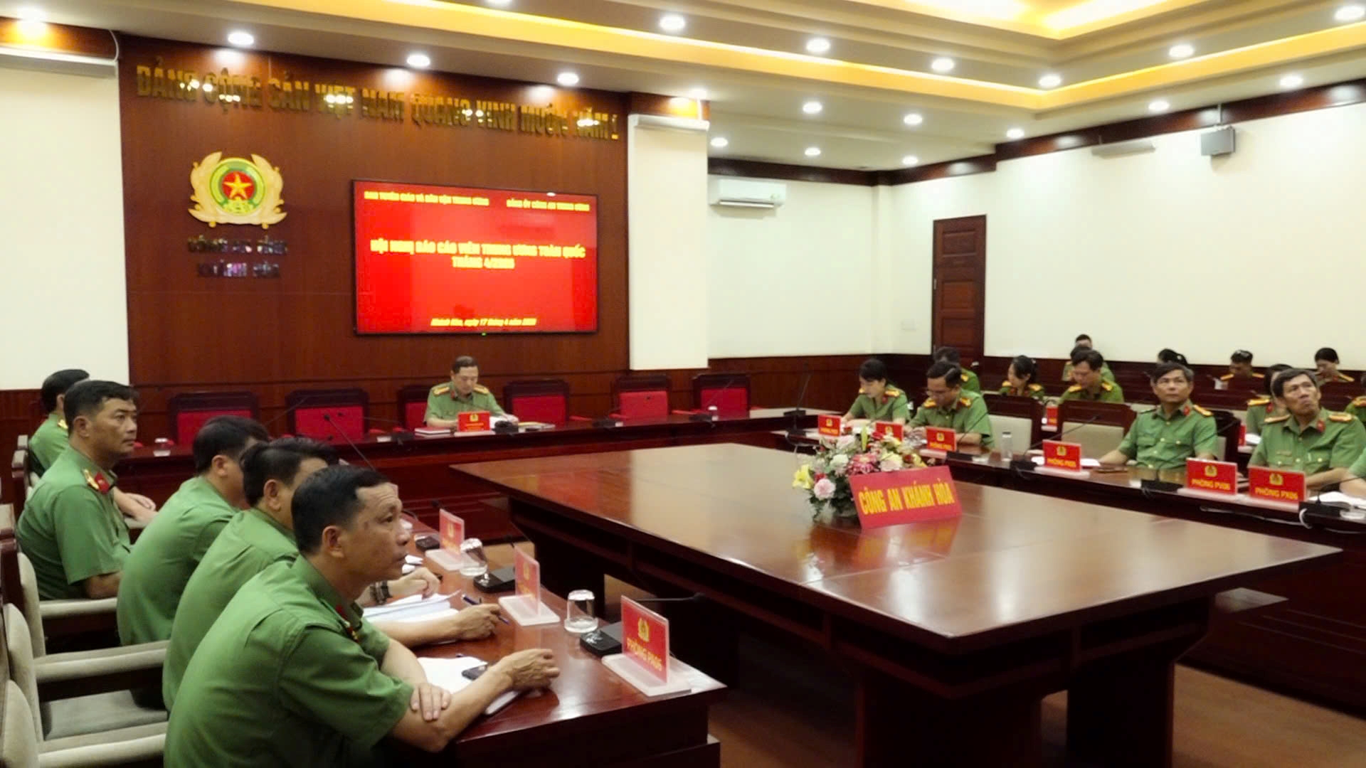 Hội nghị báo cáo viên Trung ương toàn quốc