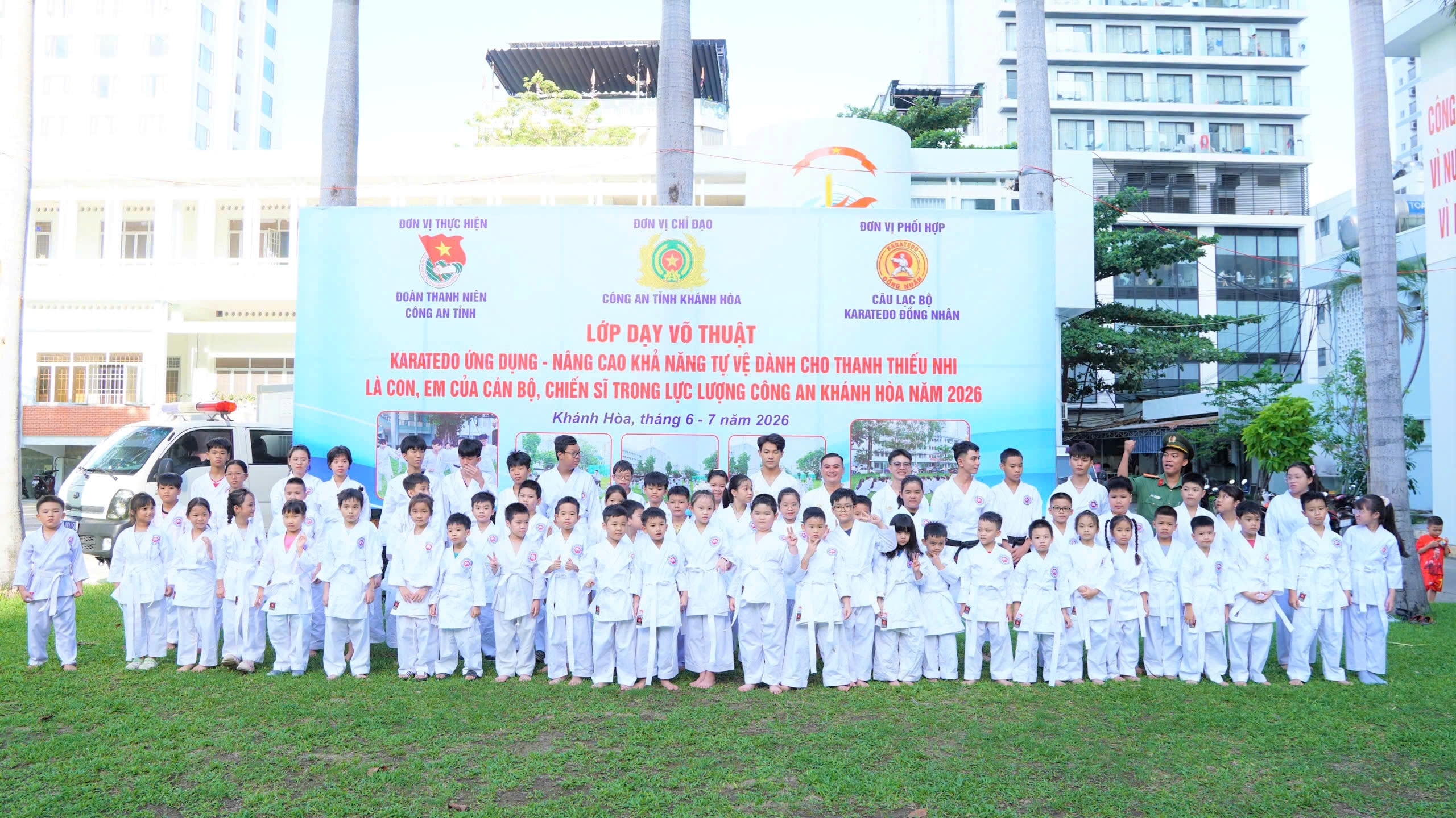 Đoàn Thanh niên Công an tỉnh Khánh Hòa phối hợp với Câu lạc bộ Karatedo Đồng Nhân tổ chức Lớp dạy võ thuật Karatedo ứng dụng dành cho con, em của cán bộ, chiến sĩ trong lực lượng Công an Khánh Hòa năm 2026