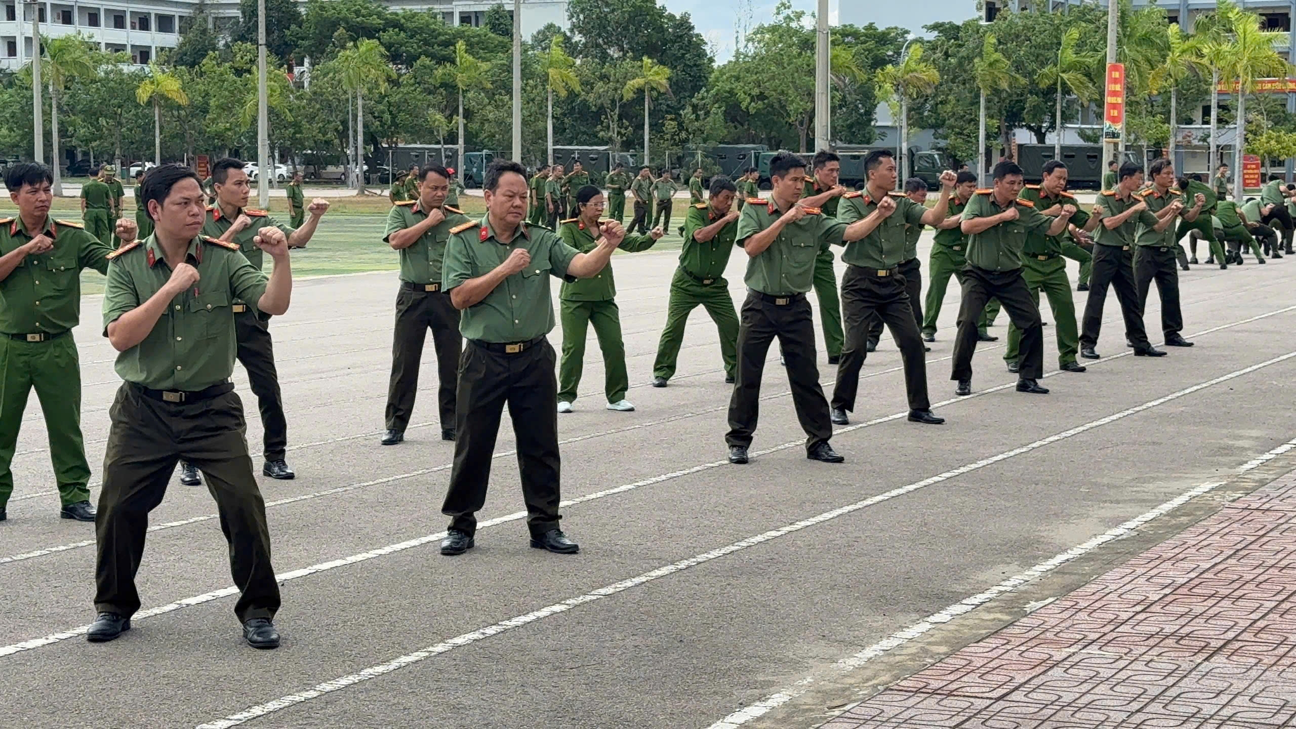 Công an tỉnh Khánh Hòa tham gia Lớp tập huấn điều lệnh, quân sự, võ thuật Công an nhân dân năm 2026 do Bộ Công an tổ chức tại TP. Đà Nẵng