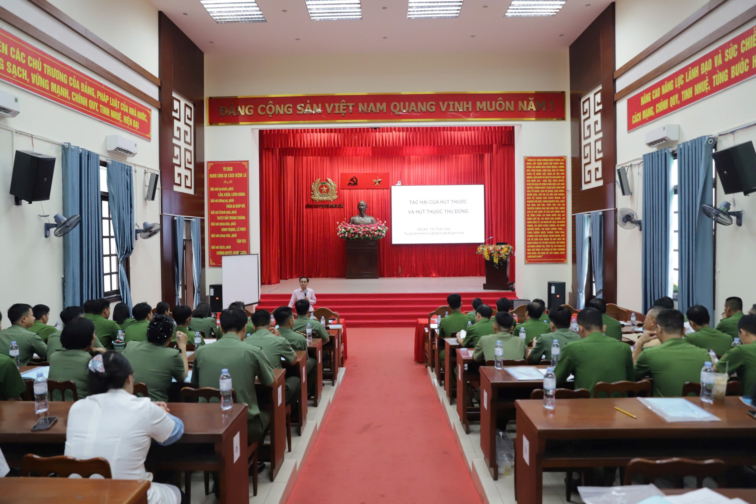 Công an tỉnh Khánh Hòa tổ chức tập huấn phòng, chống tác hại của thuốc lá năm 2026