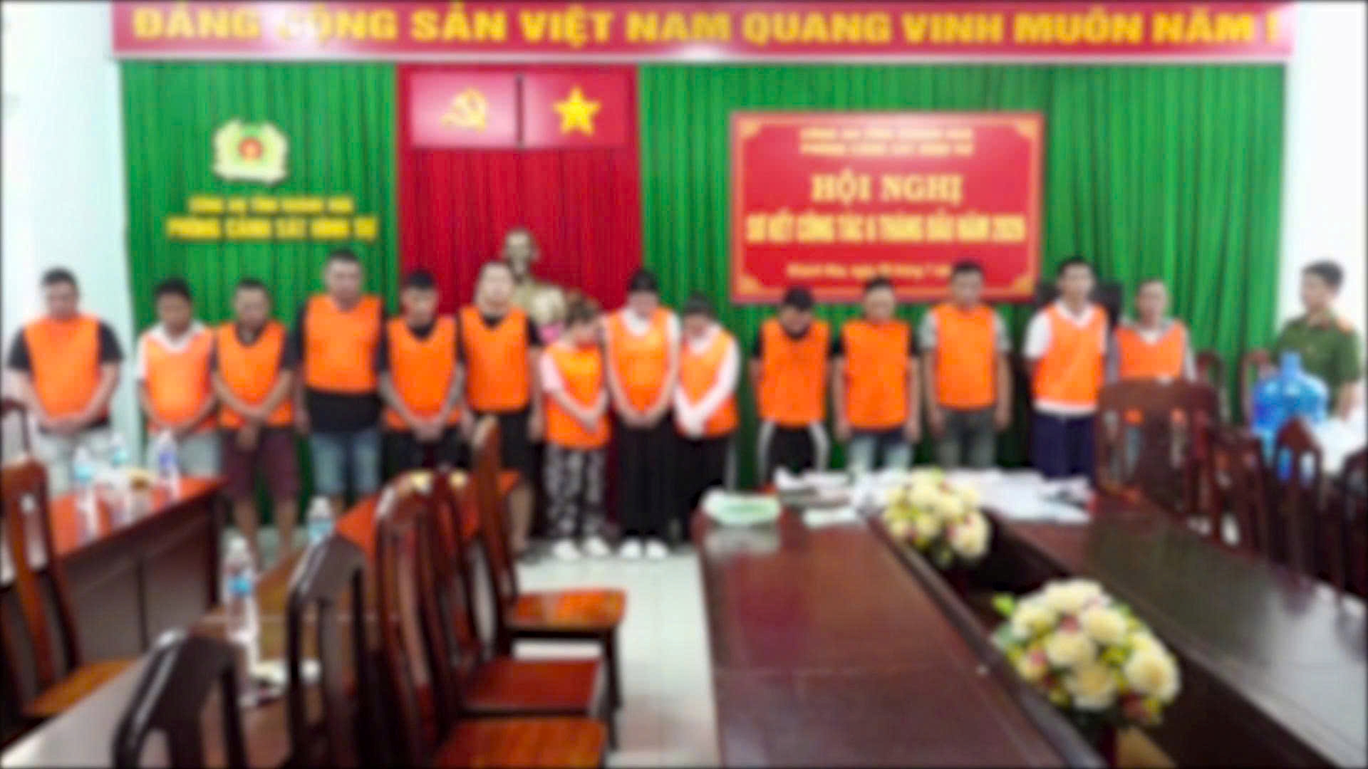 Bắt quả tang nhóm đối tượng tổ chức đánh bạc dưới hình thức xóc bầu cua tại Diên Khánh