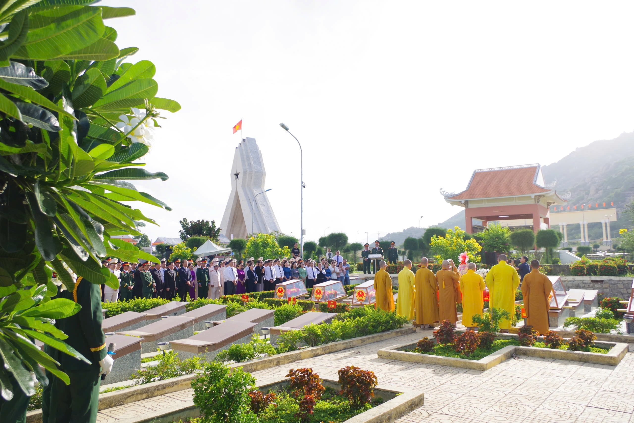 Công an Khánh Hòa bảo đảm ANTT Lễ viếng, truy điệu và an táng các liệt sĩ