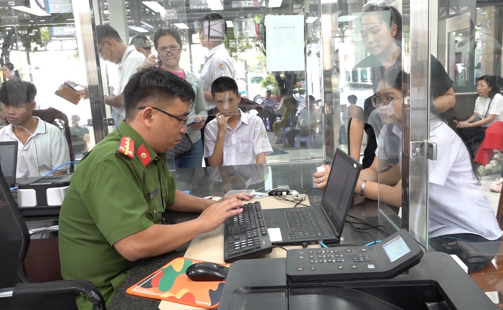 Công an Khánh Hòa hoàn thành cấp căn cước cho học sinh trước kỳ thi tốt nghiệp