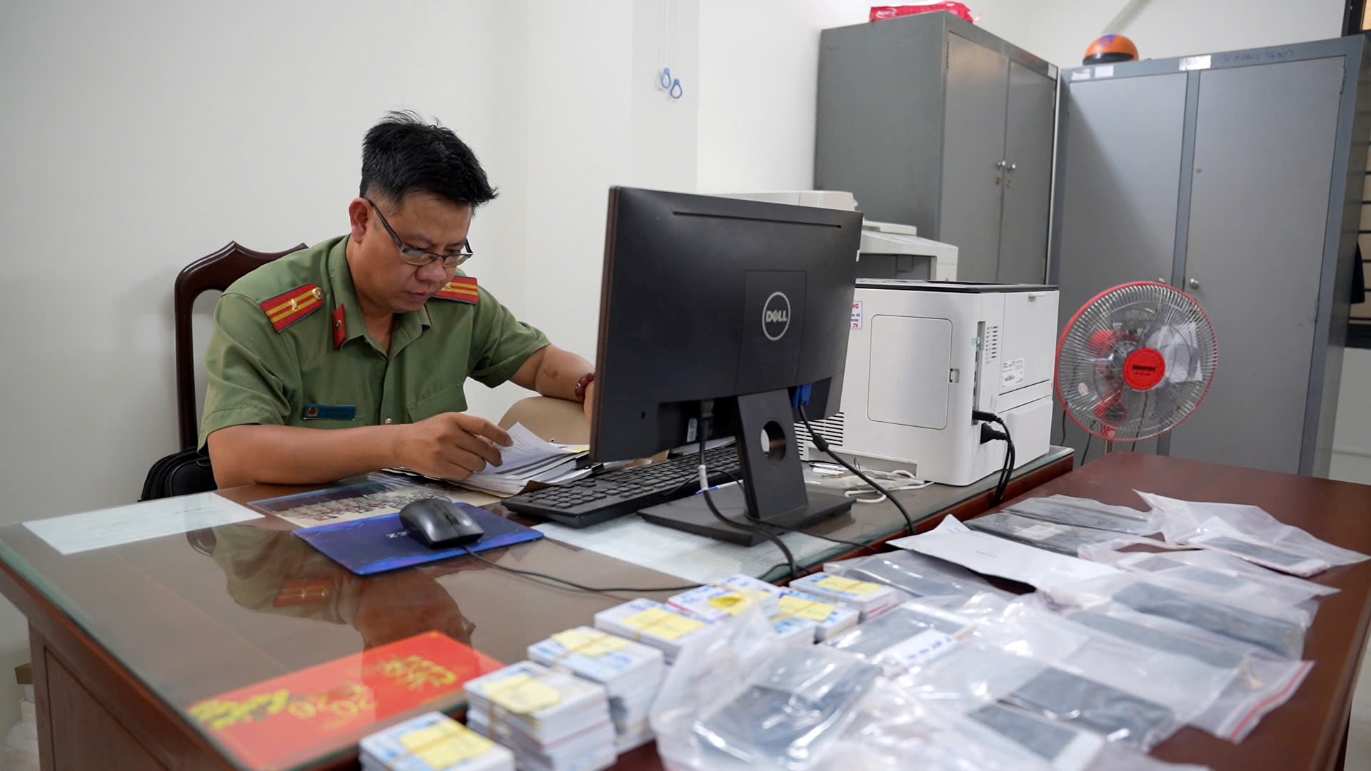 Cảnh báo tình trạng, mua bán trái phép tài khoản ngân hàng