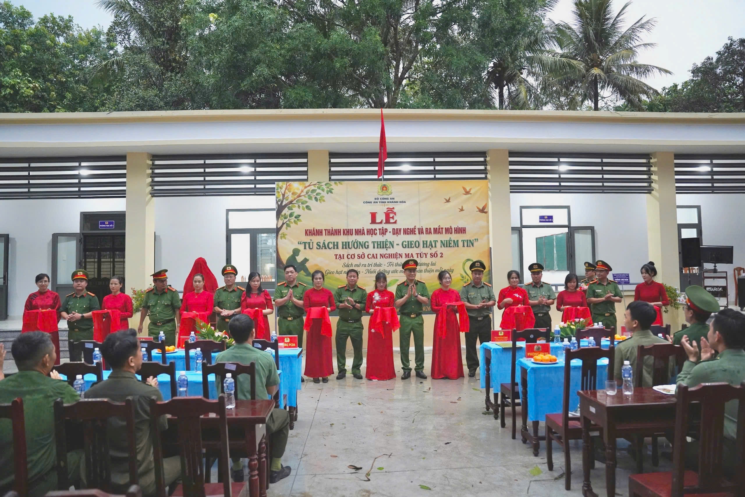 Tổ chức khánh thành khu nhà học tập, dạy nghề và ra mắt mô hình “Tủ sách hướng thiện – Gieo hạt niềm tin”