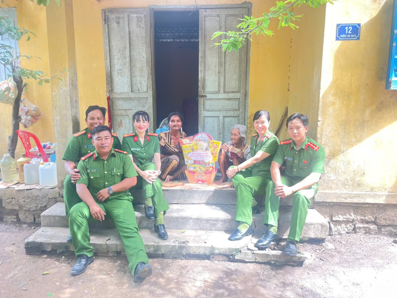 Công an xã Bác Ái: Khi phong trào “Ba nhất” bắt nhịp vào đời sống Nhân dân
