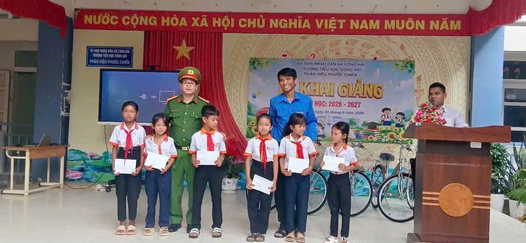 Công an các địa phương đảm bảo an ninh, trật tự ngày khai giảng năm học mới