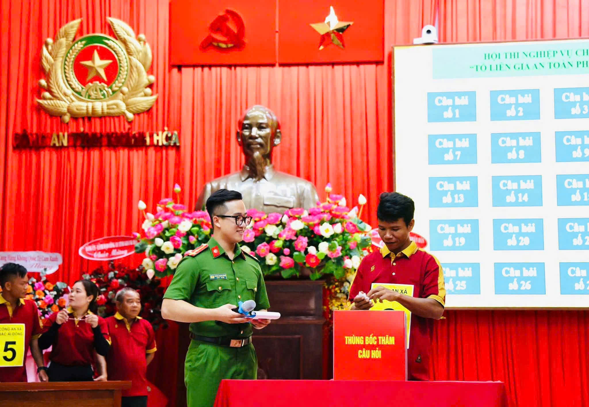 Sôi nổi Hội thi nghiệp vụ chữa cháy và cứu nạn, cứu hộ 