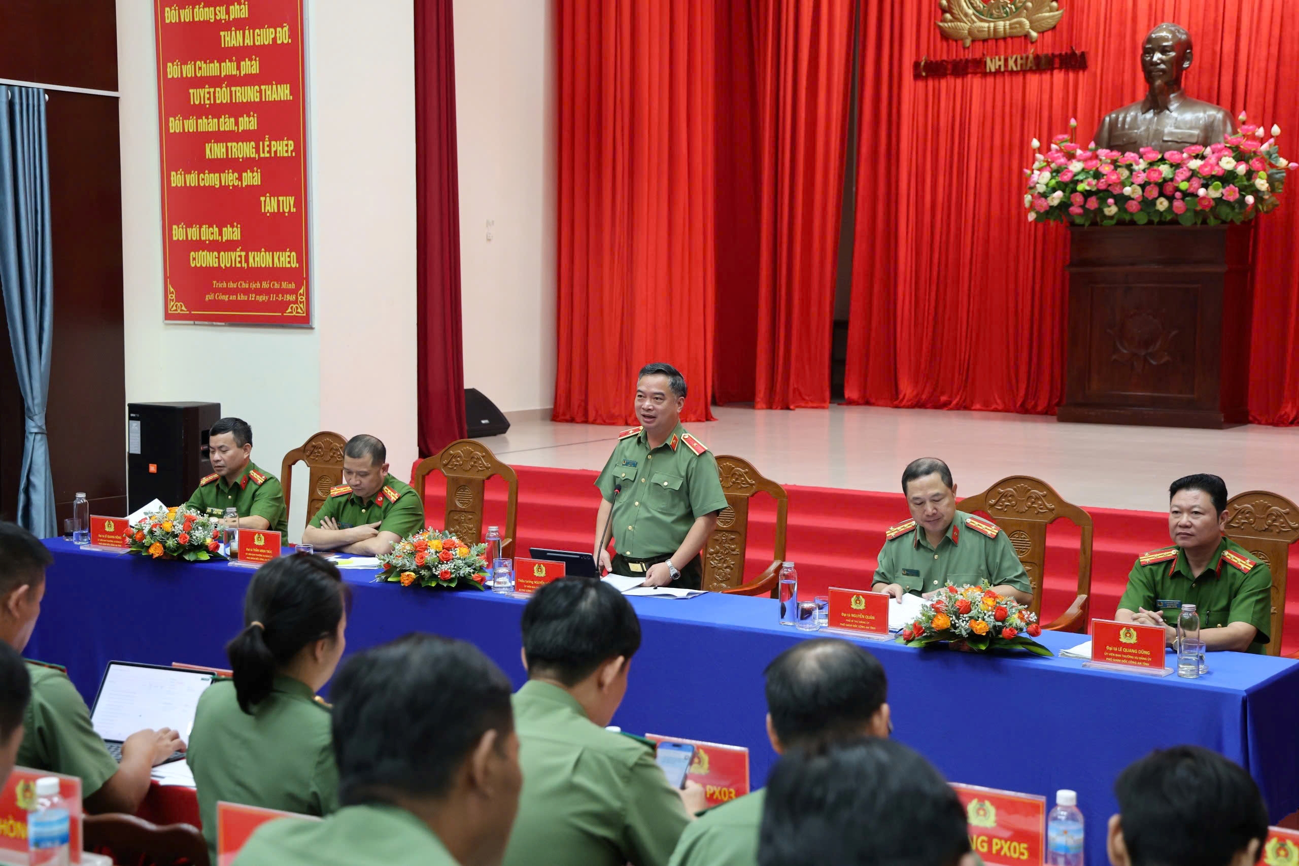 Công an tỉnh Khánh Hòa tổ chức Hội nghị đối thoại giữa Đảng ủy, lãnh đạo Công an tỉnh với cán bộ, chiến sĩ Công an cơ sở năm 2026