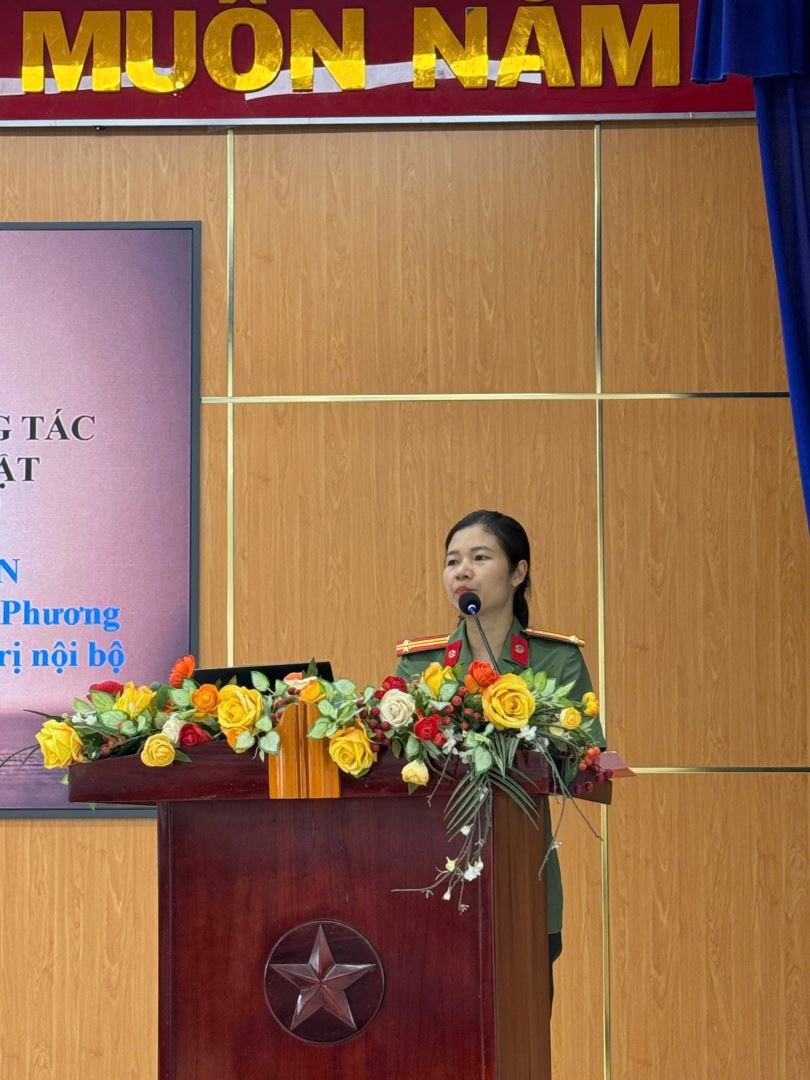 Báo cáo viên, Trung tá Nguyễn Thu Phương - Phòng An ninh chính trị nội bộ