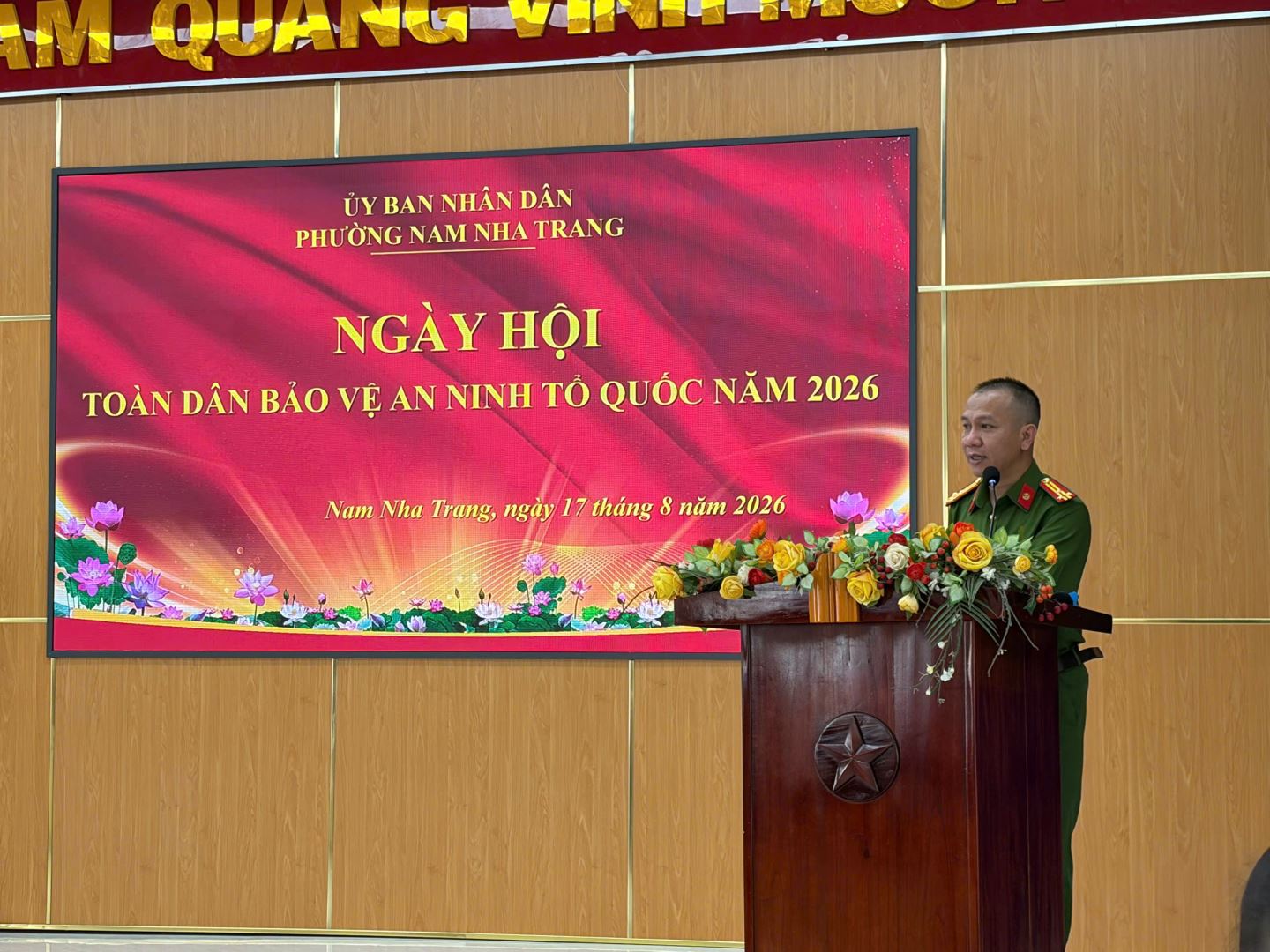 Đ/c Thượng tá Nguyễn Anh Tuấn - Trưởng Công an phường phát biểu tại hội nghị