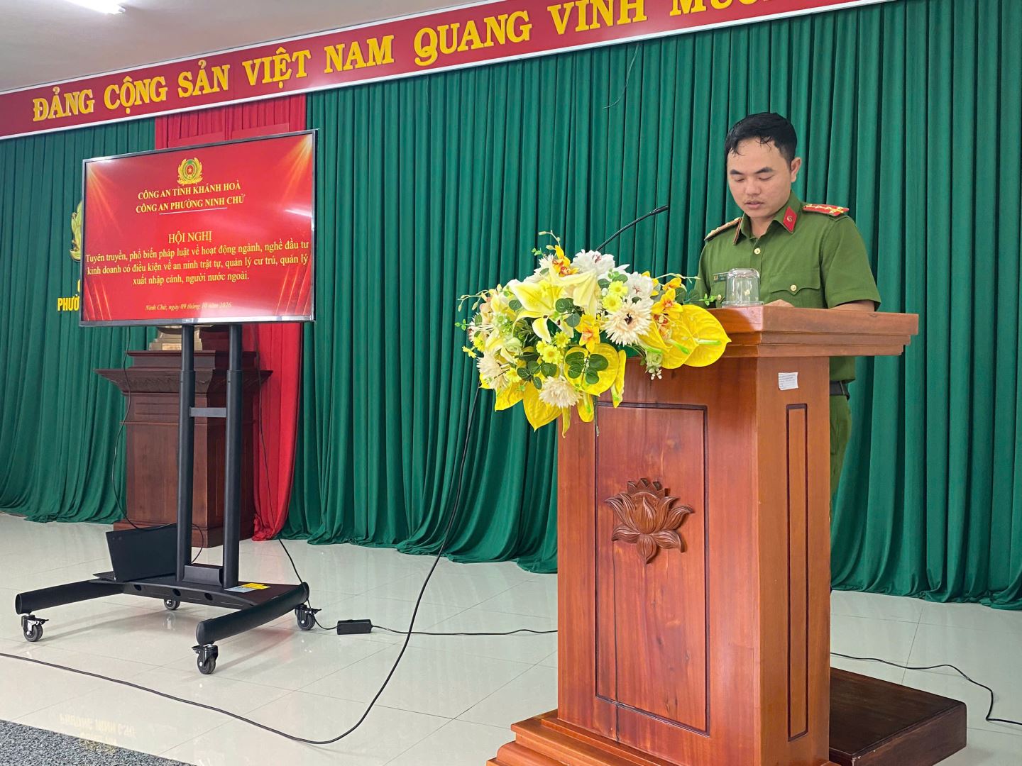 CBCS Công an phường tuyên truyền pháp luật  về ANTT