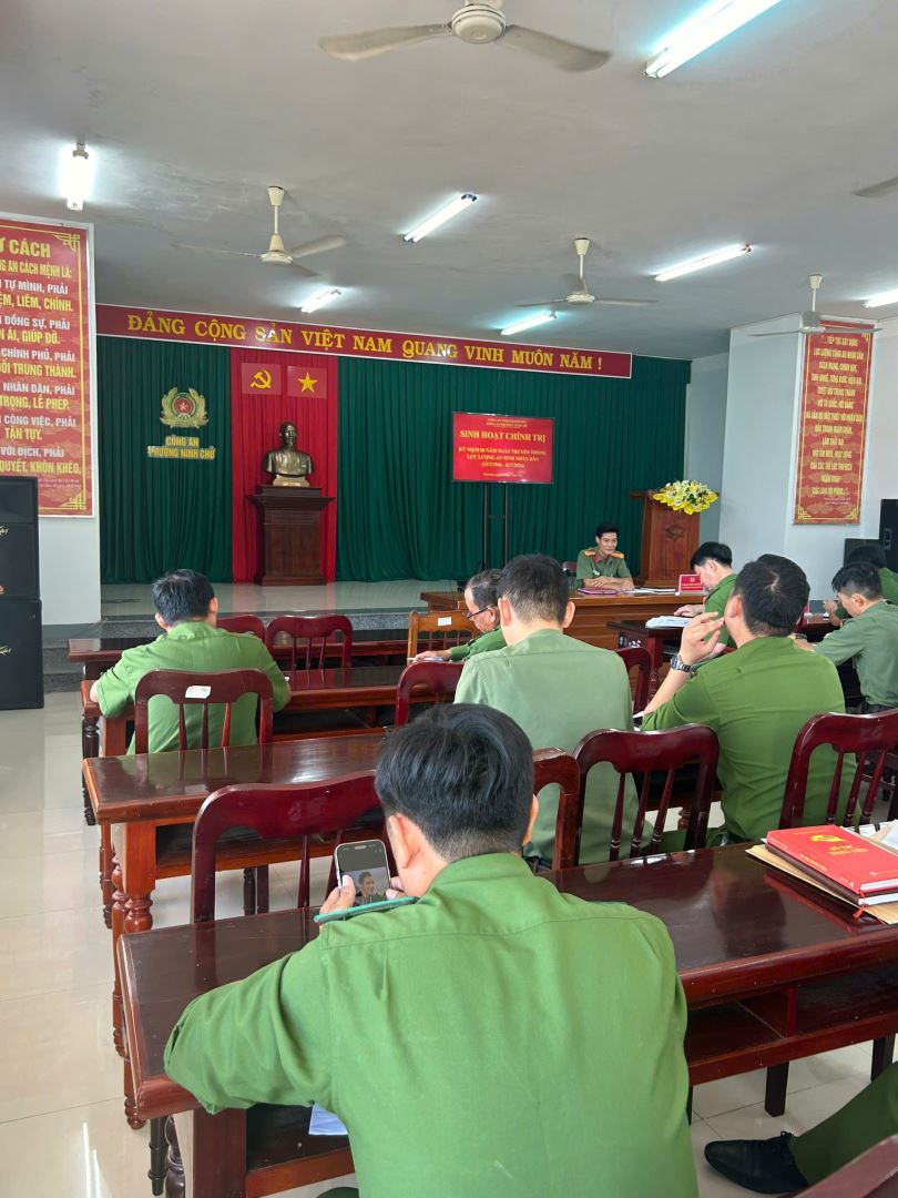 Công an phường Ninh Chử tổ chức sinh hoạt chính trị kỷ niệm 80 năm ngày truyền thống lực lượng An ninh