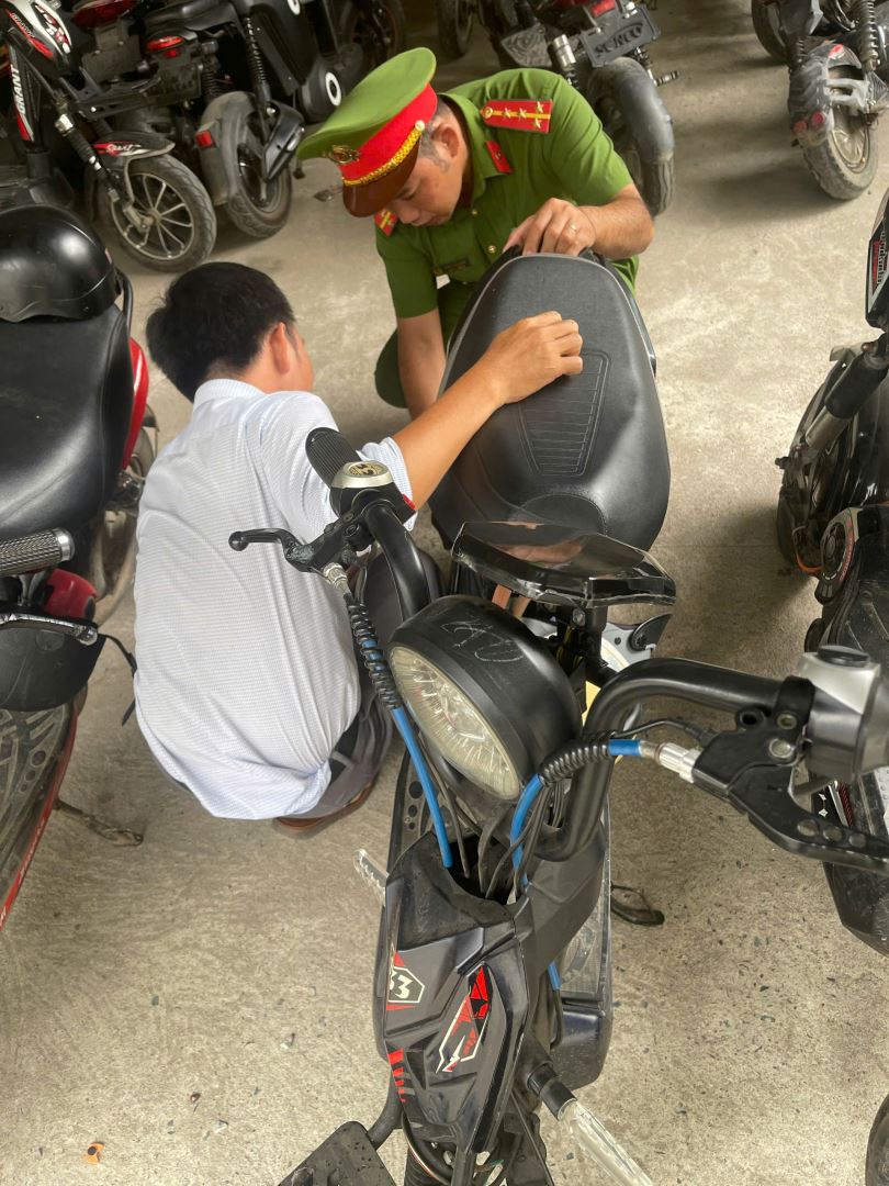 CAP. Ninh Chử phối hợp xử lý tình trạng độ, chế xe điện