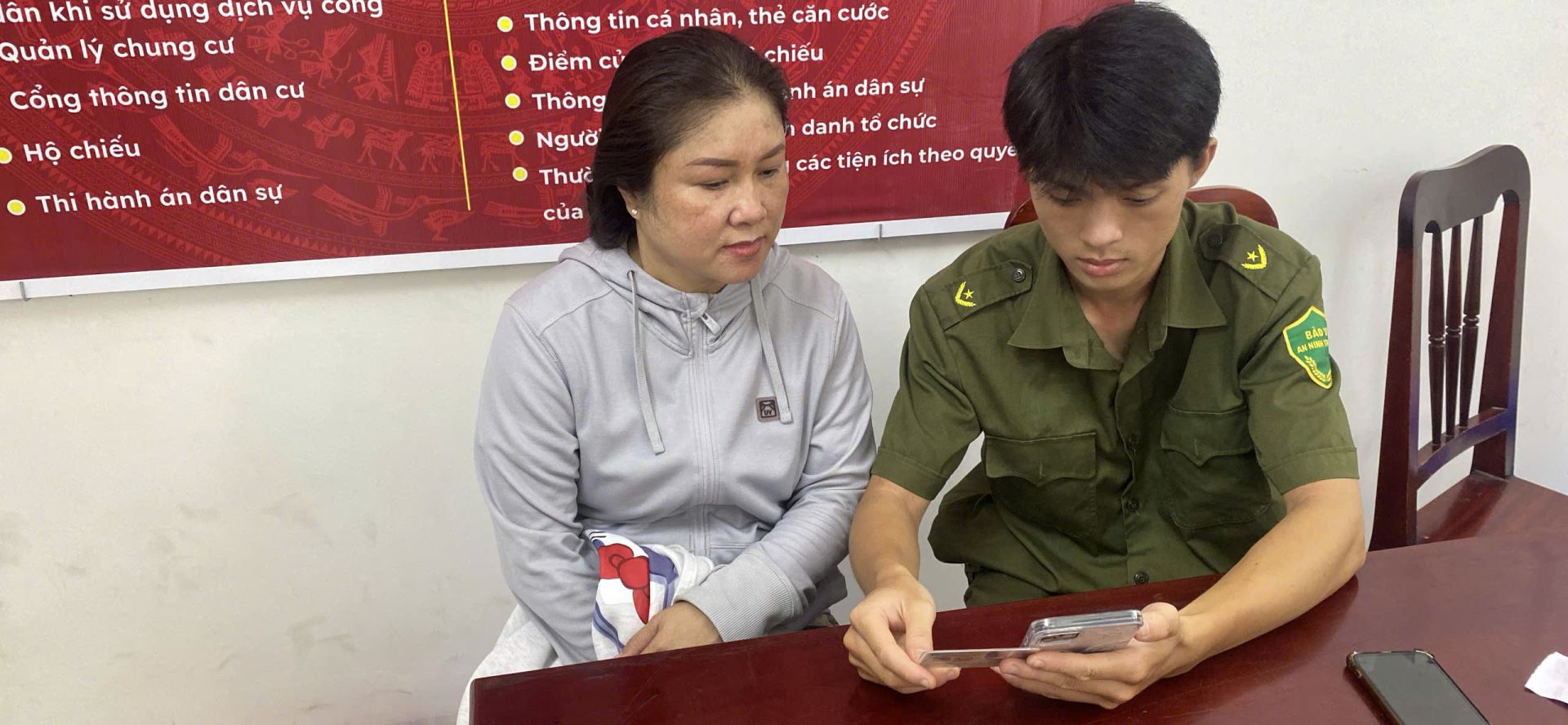 Hướng dẫn người dân đánh giá mức độ hài lòng trên ứng dụng VNeID
