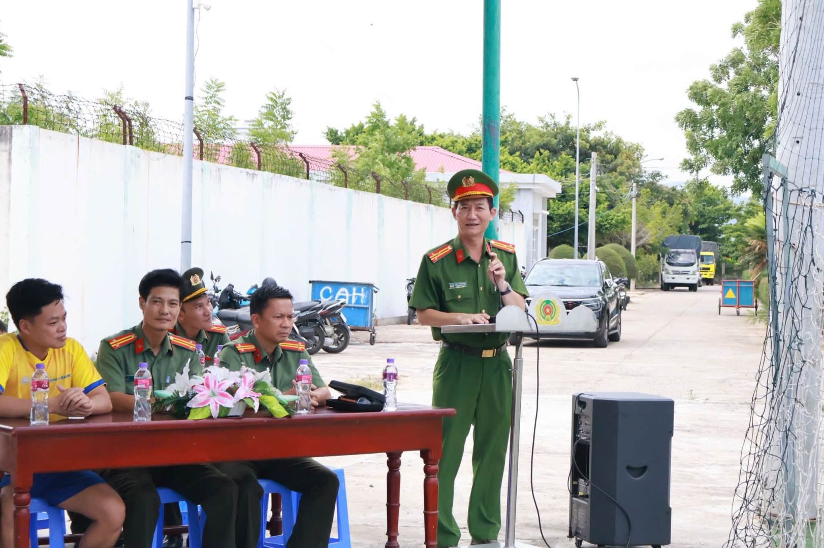 CAP Ninh Chử tổ chức giao lưu bóng đá chào mừngkỷ nệm 80 năm ngày truyền thống lực lượng an ninh nhân dân