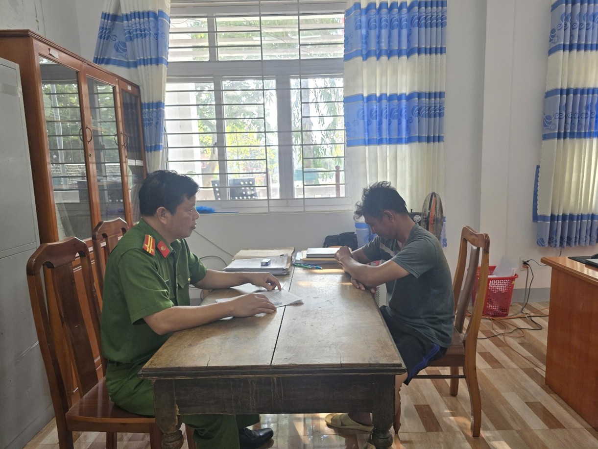 Công an xã tuyên truyền, giáo dục thanh thiếu niên hư
