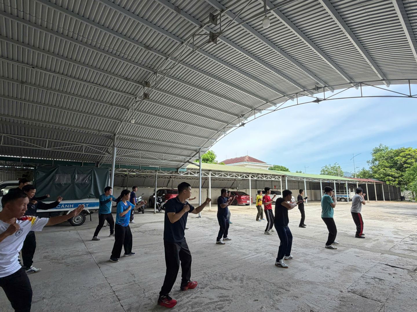 CBCS CAX BÁC Ái Đông phần tập võ thuật CAND