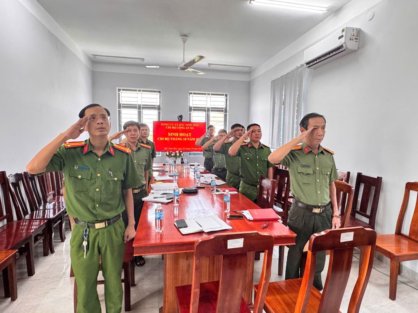 Đảng viên Chi bộ CAX dự sinh hoạt chi bộ