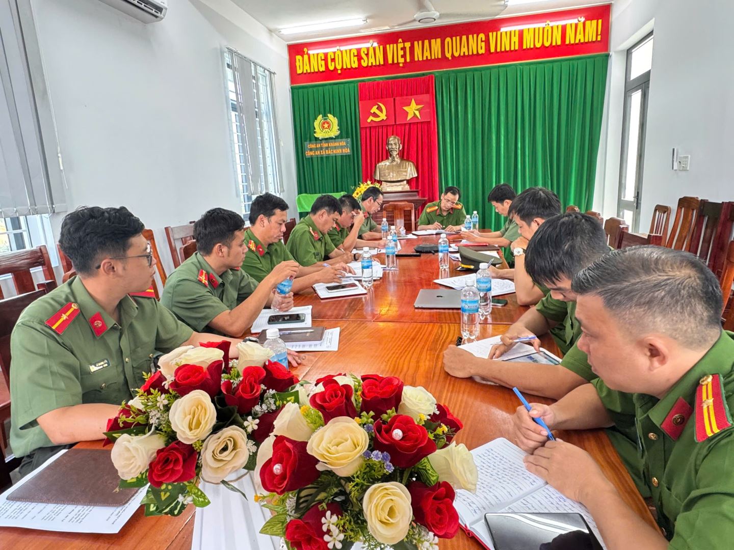 Đảng viên Chi bộ CAX dự sinh hoạt chi bộ