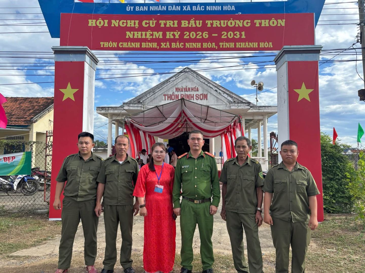 CBCS Công an xã tham gia bảo vệ ANTT ngày bầu cử trưởng Thôn