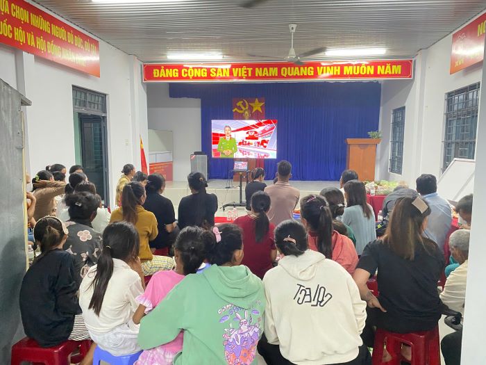 Xem phóng sự về những hành vi và chế tài xử lý đối với vi phạm về vũ khí, vật liệu nổ, công cụ hỗ trợ