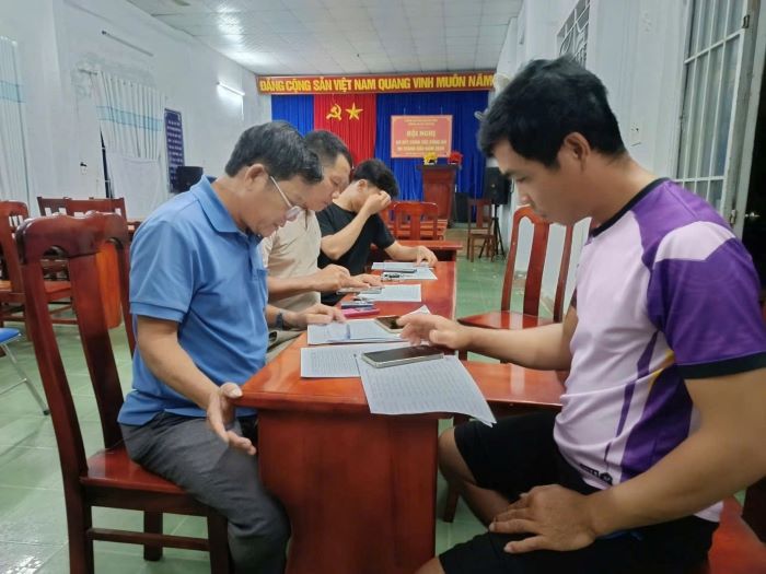 Tổ công nghệ số cộng đồng rà soát các công dân chưa kích hoạt tài khoản định danh điện từ mức độ 2
