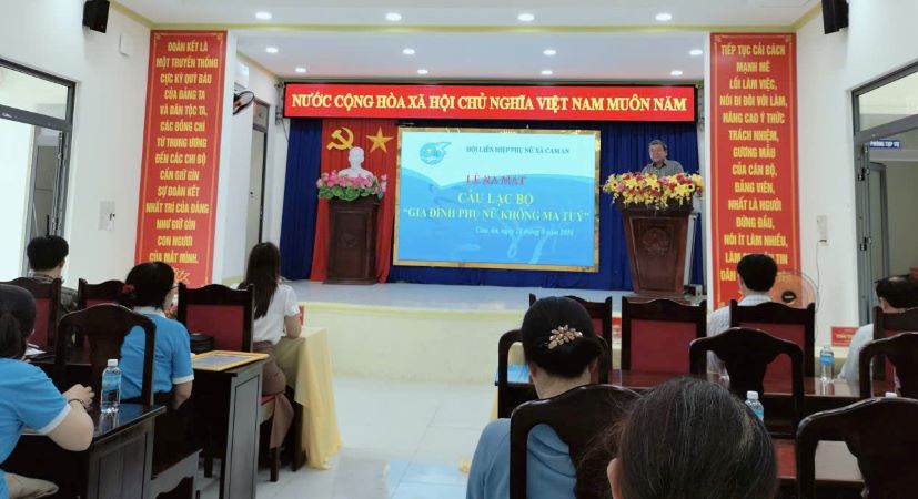 Đồng chí Nguyễn Đình Lam, Phó Bí thư thường trực Đảng ủy xã phát biểu chỉ đạo tại Lễ ra măt